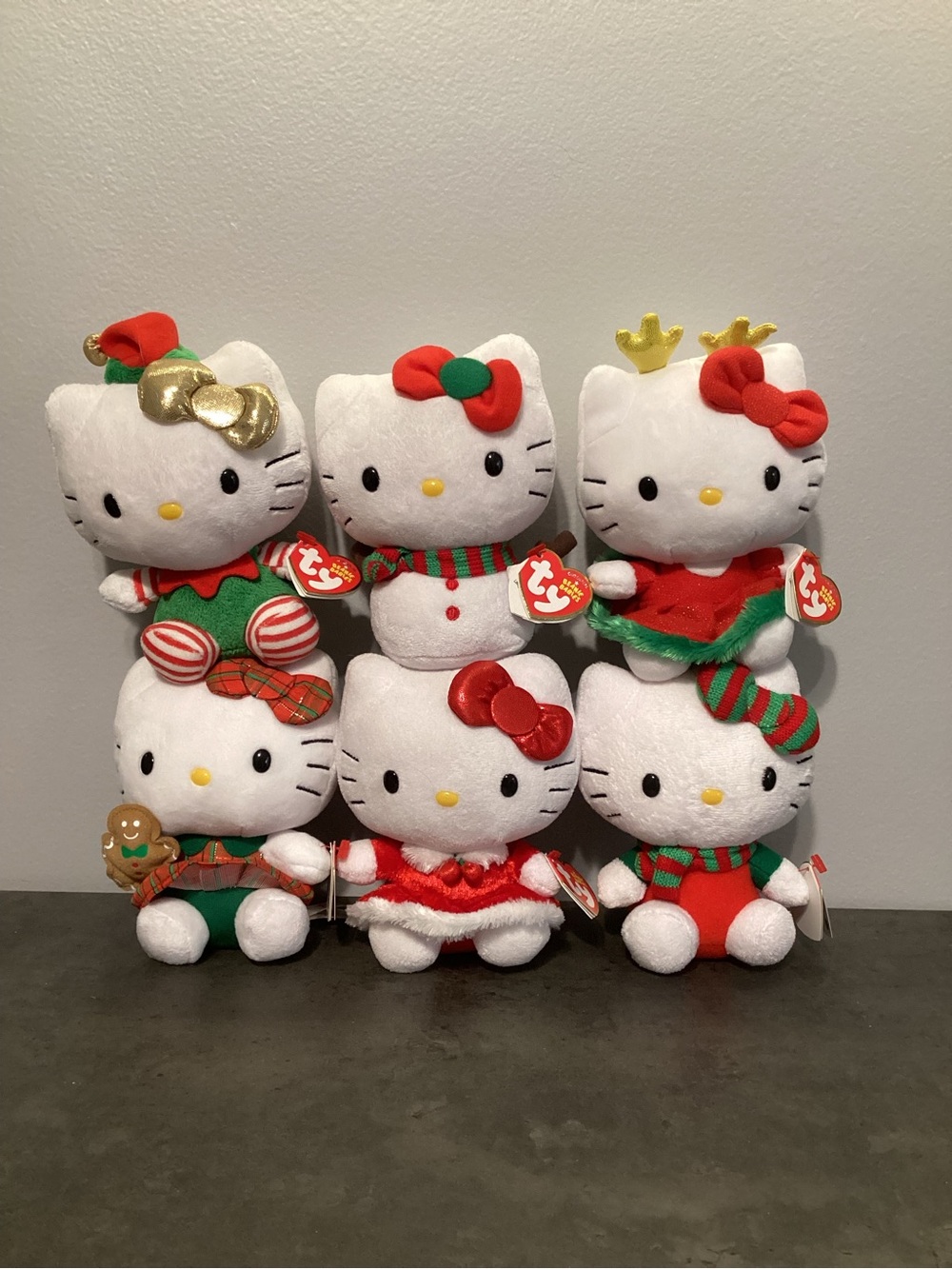 Hello Kitty Holiday Ty Beanie Babies
